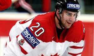 Джон Таварес из Канады не сыграет в НХЛ в этом сезоне